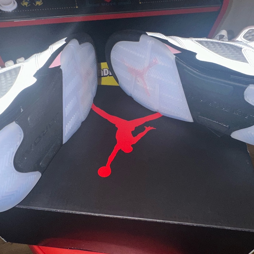 Jordan 5 Retro "Medium Soft Pink" Men's Shoe - Picture 4 of 8